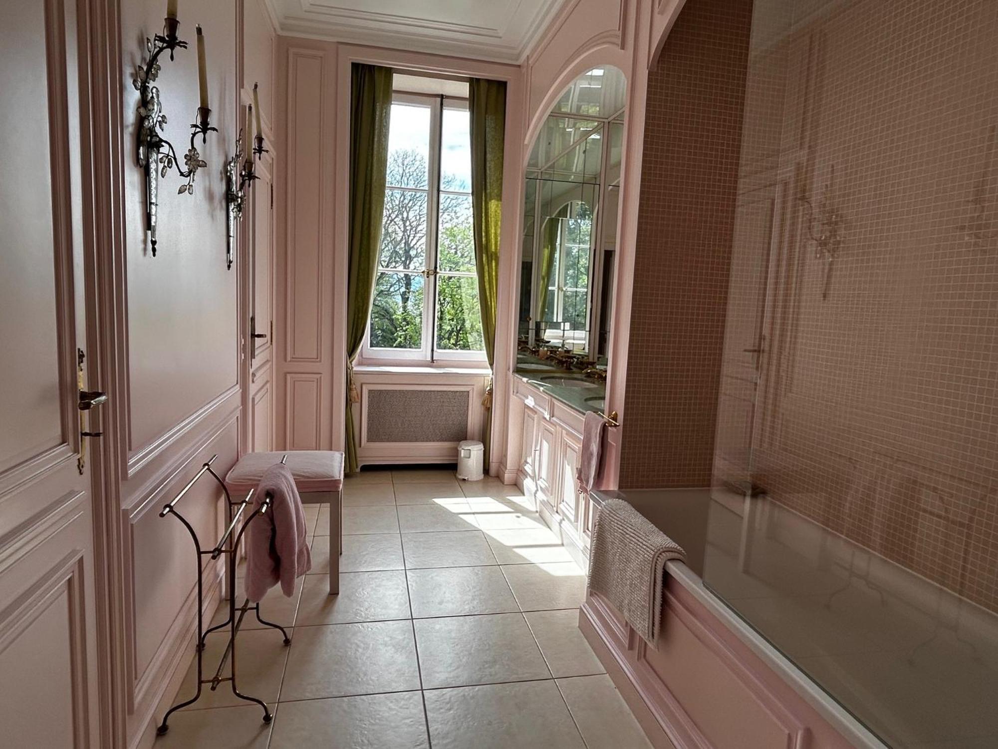 Le Chateau Lavigny Exterior photo
